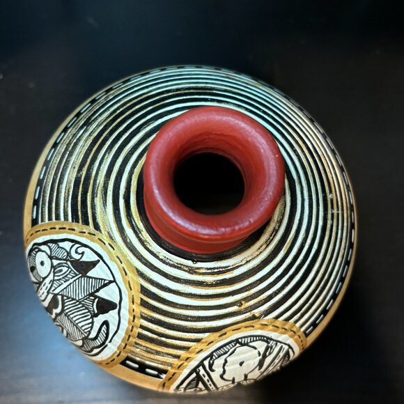 Terracotta Hand Painted Madhubani Matki Shaped Vase, Red, Gold and Black, India - Picture 4 of 10